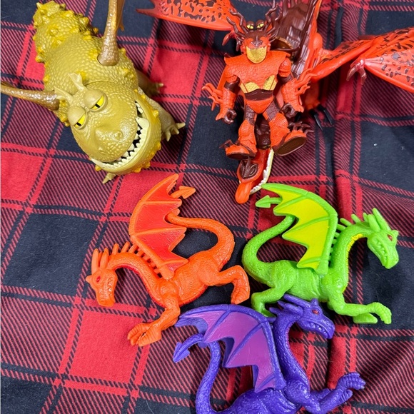 How to Train Your Dragon plus Green Orange Purple Dragon Action Figures Playset - Picture 6 of 16